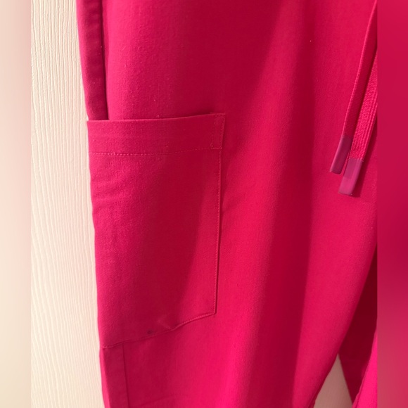 Mandala Raspberry Pink Scrub Set 💗 - Picture 4 of 5